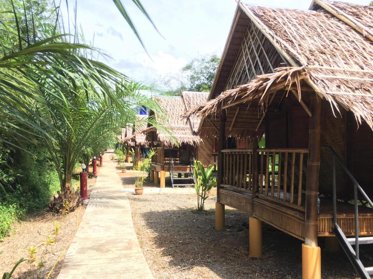 Khaosok Bamboo Huts Resort Khao Sok National Park Esterno foto