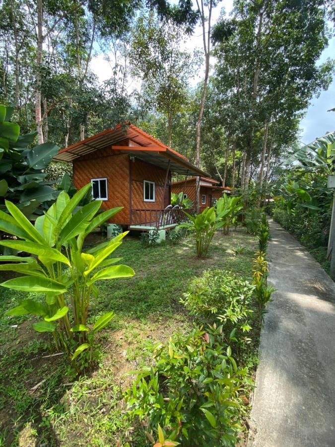 Khaosok Bamboo Huts Resort Khao Sok National Park Esterno foto